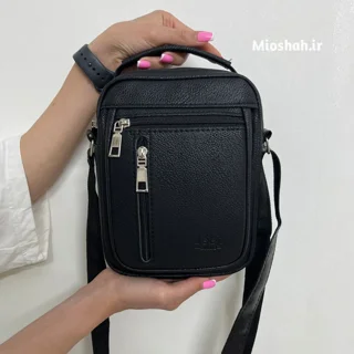 استایل کیف دوشی مردانه اسپرت چرم مصنوعی مشکی | کد jp801 - توی دست