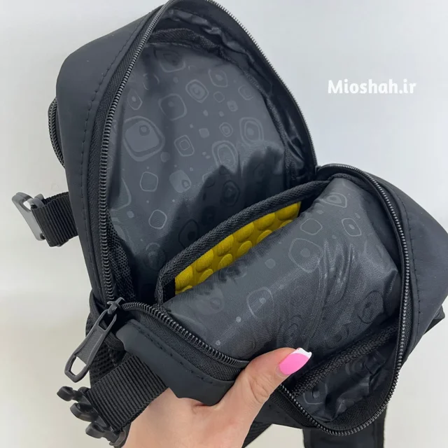 بادی بگ مردانه بزرگ مشکی کد BG3424 - ضربه گیر آیپد و گوشی