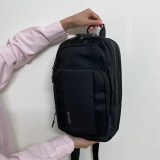 کوله تک بند قفل دار مردانه مشکی کد BPS7795 توی دست